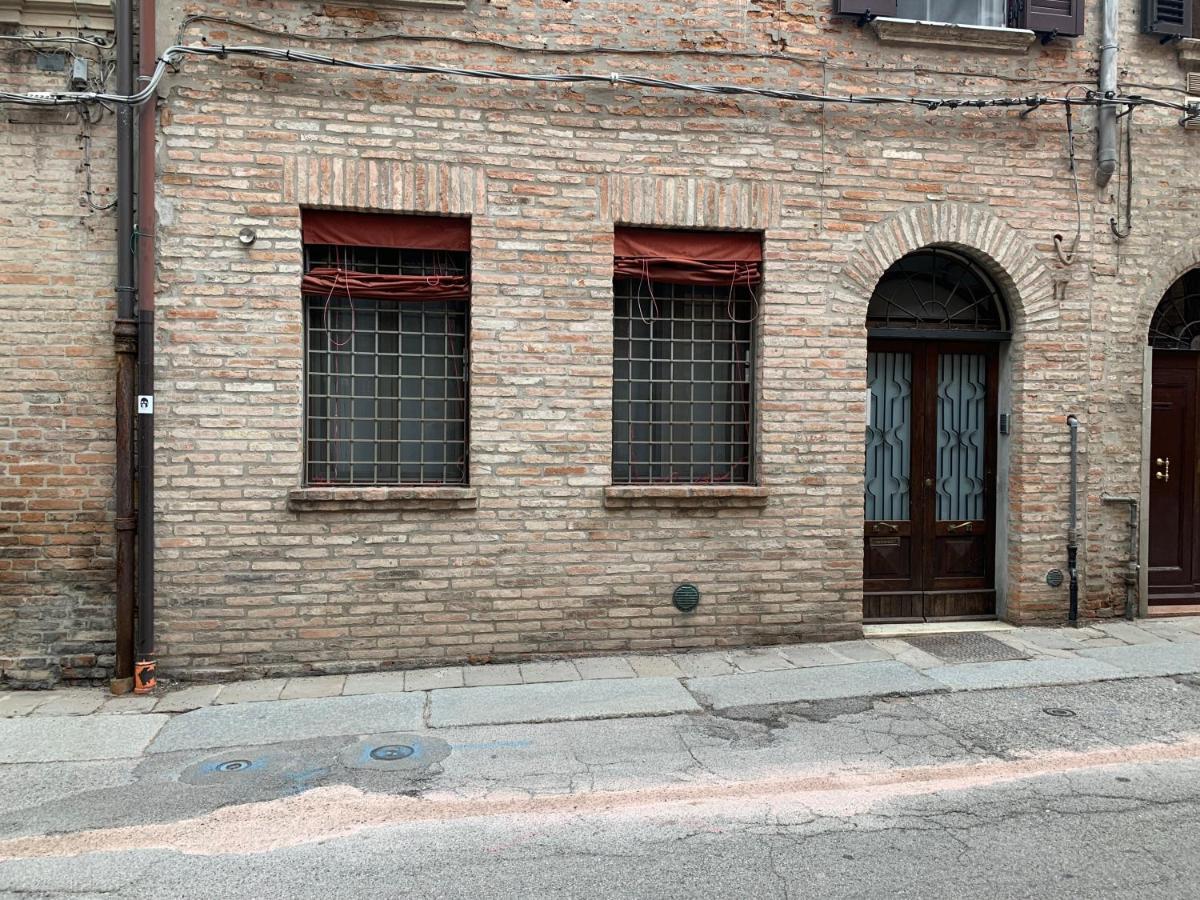 Incastrum - La Soffitta In Centro Ferrara Exterior foto